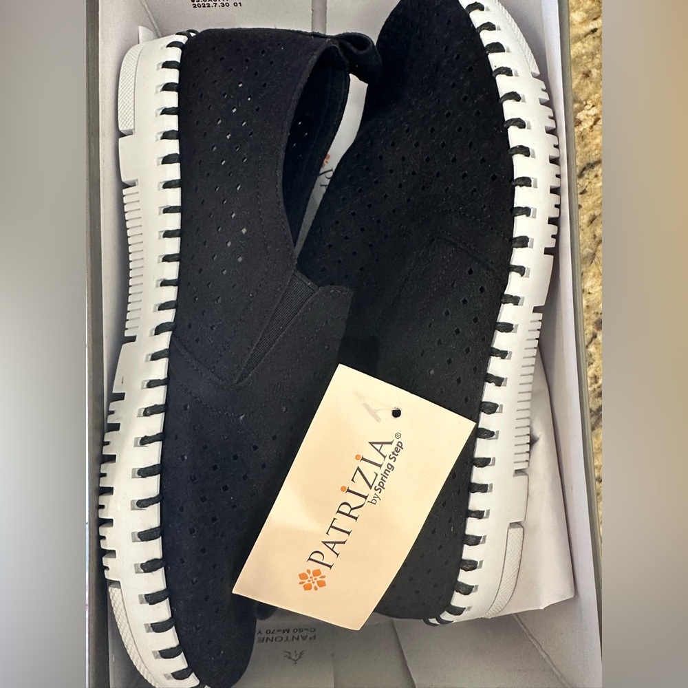 Spring Step Black and White casual shoes